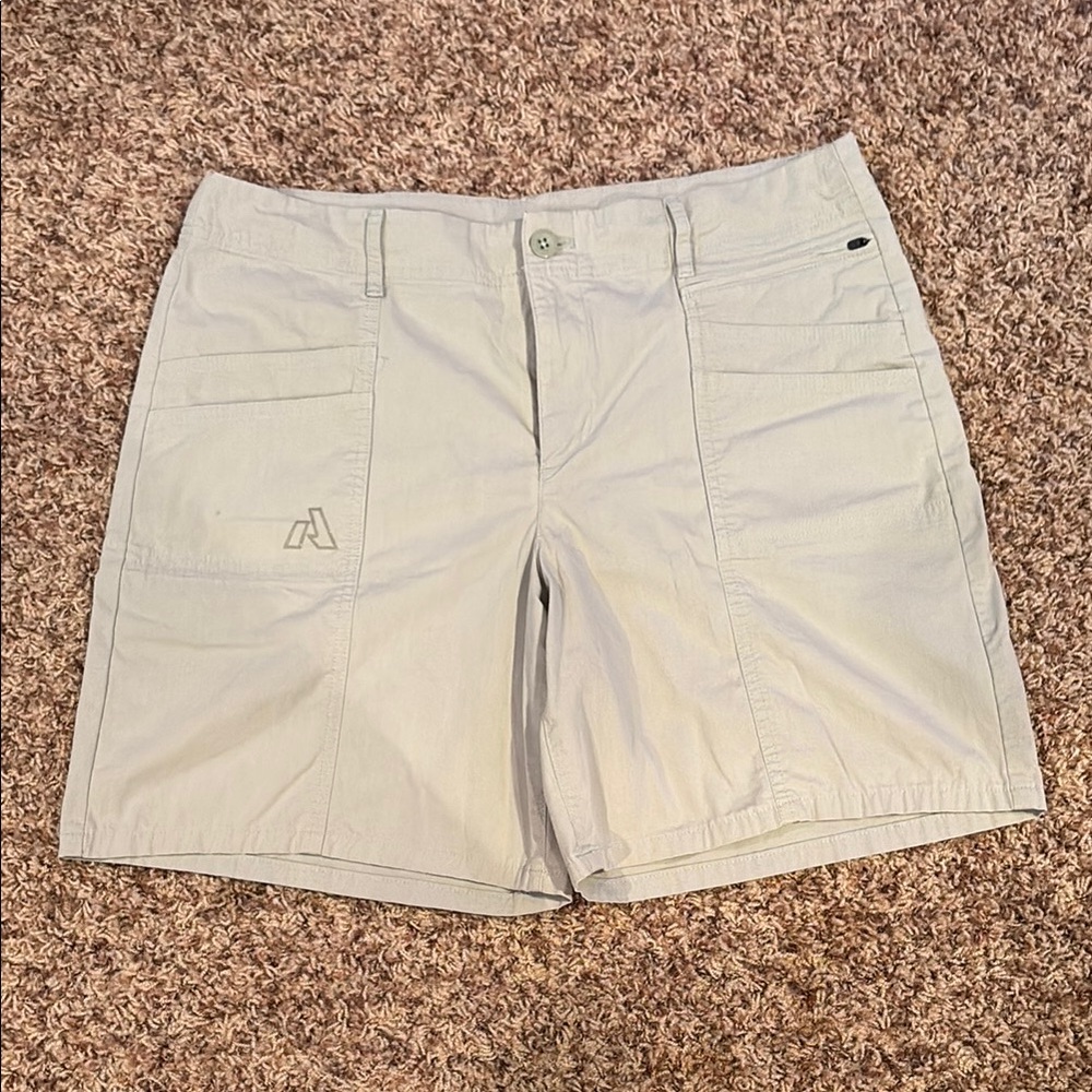 Eddie Bauer Tan Cargo Shorts with Belt Loops